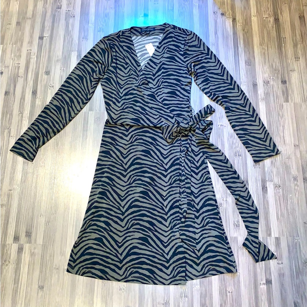 NEW Banana Republic Dress - Size S